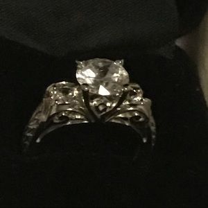 14k White Gold CZ ring size5.5-6.